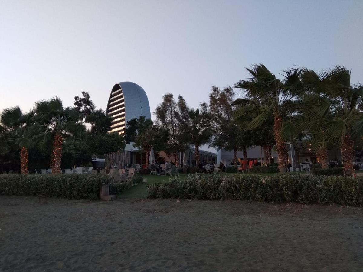 Seaside Spacious Apartment With Sea View Limassol Bagian luar foto