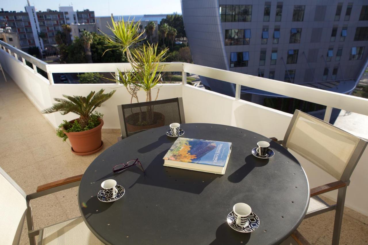 Seaside Spacious Apartment With Sea View Limassol Bagian luar foto